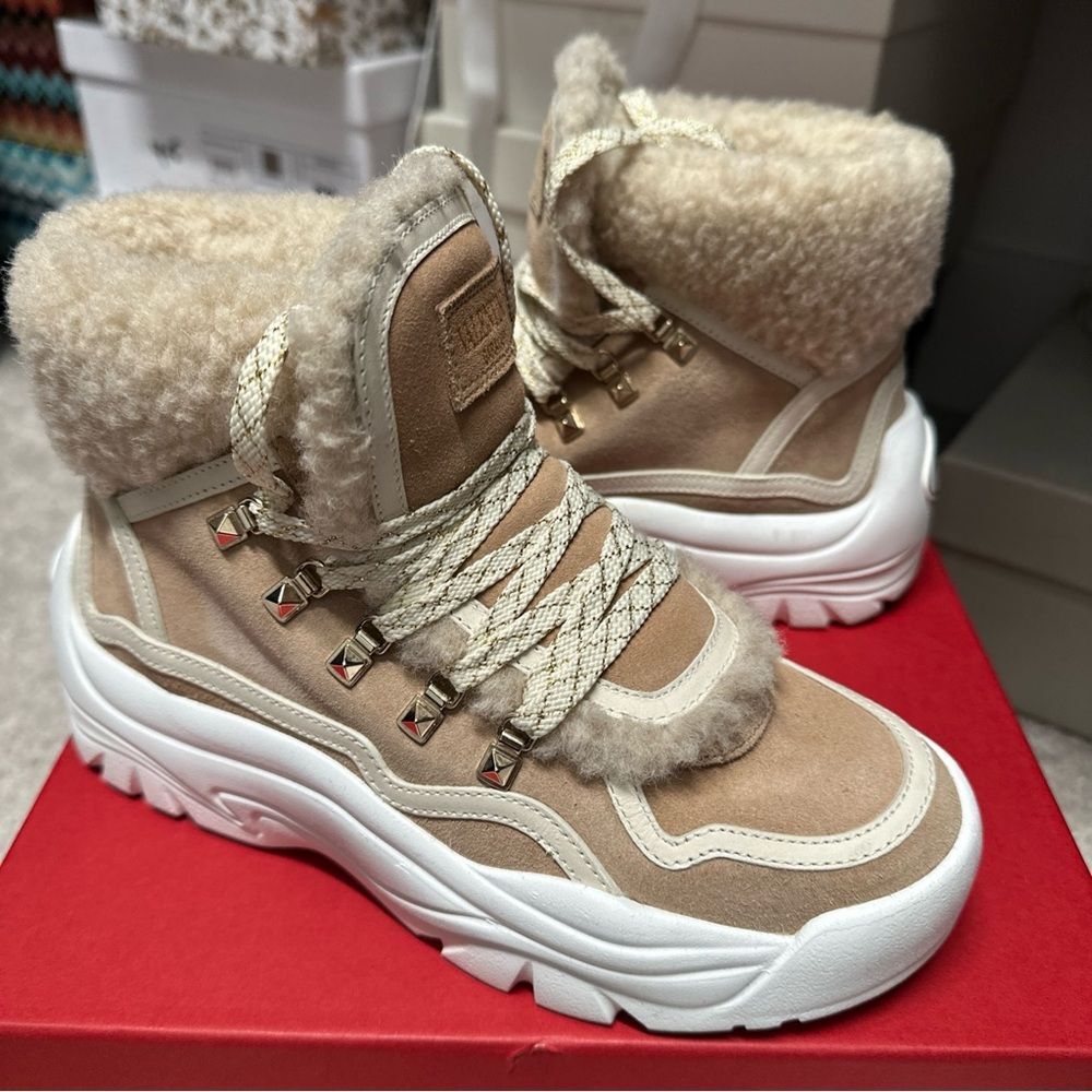Valentino Womens Gumboy Mid Top Shearling Sneakers SZ 35 $1050 Worn Once
